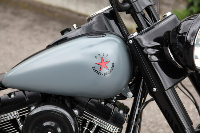 CCCP H-D Bobber Umbau Tank